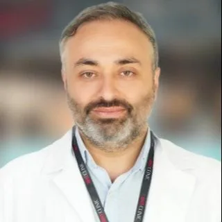 Prof. Dr. Mustafa Kılıç — Beyin Ve Sinir Cerrahisi, Küçükçekmece, İstanbul. Portre fotoğrafı.