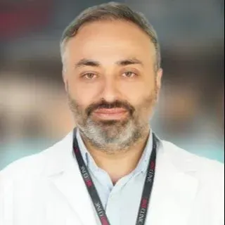 Prof. Dr. Mustafa Kılıç — Beyin Ve Sinir Cerrahisi, Küçükçekmece, İstanbul. Portre fotoğrafı.