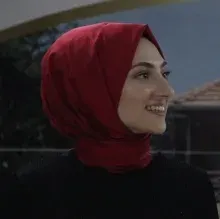 Dyt. Beyza Nur Akın — Diyetisyen, Yalova. Portre fotoğrafı.