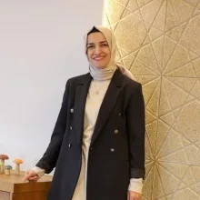 Uzm. Dr. Rabia Yılmaz — Çocuk ve Ergen Psikiyatrisi, Gaziantep. Portre fotoğrafı.