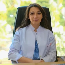Uzm. Dr. Zarifa Açıkgöz — Göğüs Hastalıkları, Etimesgut, Ankara. Portre fotoğrafı.