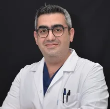 Doç. Dr. Hasan Onur Şimşek — Antalya. Portre fotoğrafı.