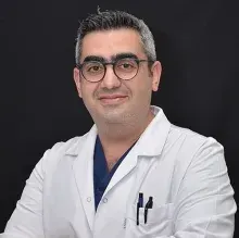 Doç. Dr. Hasan Onur Şimşek — Antalya. Portre fotoğrafı.