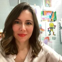 Uzm. Dr. Elif Gökçe Ersoy Şimşek — Çocuk ve Ergen Psikiyatrisi, Eskişehir. Portre fotoğrafı.