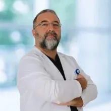 Op. Dr. Ferhat Yavuz Akbay — Beyin Ve Sinir Cerrahisi, Ankara. Portre fotoğrafı.