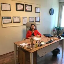 Uzm. Dr. Nurdan Ünaldı — Çocuk ve Ergen Psikiyatrisi, İstanbul. Portre fotoğrafı.