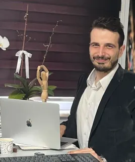 Uzm. Fzt. Rıza Altınel profilinde yer alan galeri fotoğrafı.
