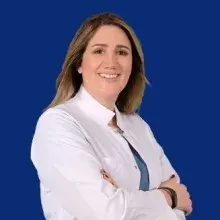 Op. Dr. Esra Özbaşlı — Kadın Hastalıkları Ve Doğum, Sarıyer, İstanbul. Portre fotoğrafı.