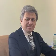 Prof. Dr. Bülent Erol — İstanbul. Portre fotoğrafı.