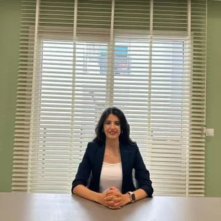 Psk. Elif Merfa Düzgün Gül — Osmaniye. Portre fotoğrafı.