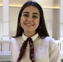 Dyt. Hatice Hüner — Diyetisyen, İstanbul. Portre fotoğrafı.