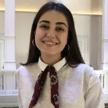 Dyt. Hatice Hüner — Diyetisyen, İstanbul. Portre fotoğrafı.
