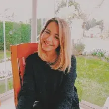 Psk. Feyza Çakırca — Psikoloji, İstanbul. Portre fotoğrafı.