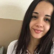 Dyt. Büşra Özgen — Diyetisyen, Akhisar, Manisa. Portre fotoğrafı.