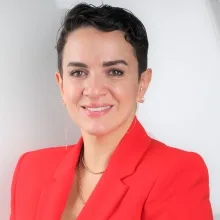Dr. Dt. Ghizlane Genç — Ortodonti. Portre fotoğrafı.