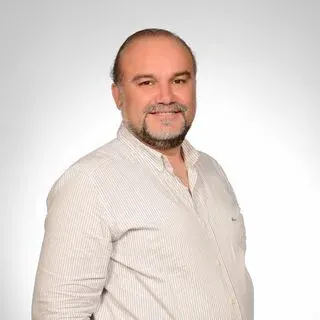 Kl. Psk. Doğan Yılmaz — Psikoloji, İstanbul. Portre fotoğrafı.