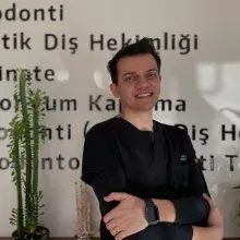 Dt. Orkun Demir — Diş Hekimi, İstanbul. Portre fotoğrafı.