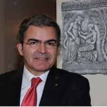 Prof. Dr. Tamer Koldaş — Şişli, İstanbul. Portre fotoğrafı.