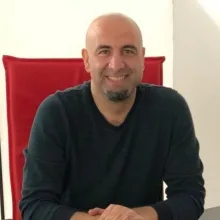 Uzm. Dr. Erdoğan Aslan — Aile Hekimliği, İstanbul. Portre fotoğrafı.