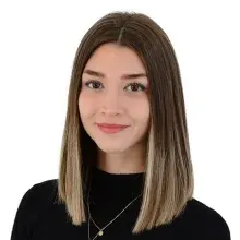 Psk. Cansu Okan — Psikoloji. Portre fotoğrafı.