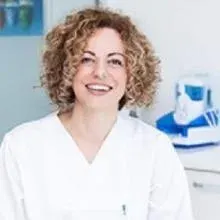 Dr. Dt. Semanur Tanrıkulu Yenigül — İstanbul. Portre fotoğrafı.