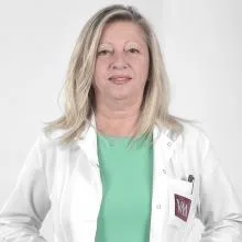 Uzm. Dr. Figen Deniz — Çocuk Sağlığı Ve Hastalıkları. Portre fotoğrafı.