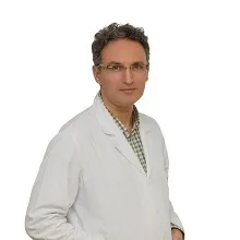 Dr. Ali Selçuk Zekey — Nefroloji, Selçuklu, Konya. Portre fotoğrafı.
