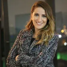 Dyt. Zeynep Orman Deniz — Diyetisyen. Portre fotoğrafı.