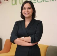 Uzm. Dr. Dilara Bulanık Özdemirci — Çocuk ve Ergen Psikiyatrisi, İstanbul. Portre fotoğrafı.