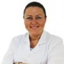 Dt. Ayça Demir Hoyi — Diş Hekimi, Antalya. Portre fotoğrafı.