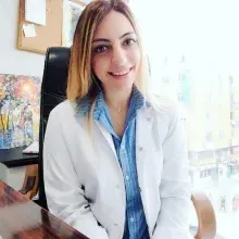 Dyt. Şeyda Memnune Biber Akgün — Diyetisyen, İstanbul. Portre fotoğrafı.