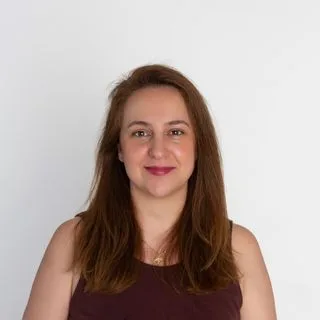 Uzm. Dr. Vuslat Ecem Güneş Altıparmak — Psikiyatri, Ankara. Portre fotoğrafı.