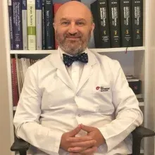 Prof. Dr. Selçuk Peker — Beyin Ve Sinir Cerrahisi, Zeytinburnu, İstanbul. Portre fotoğrafı.