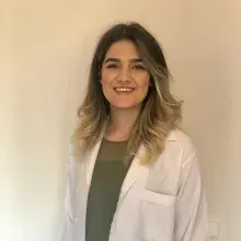 Dyt. Helin Katkat — Diyetisyen, Balçova, İzmir. Portre fotoğrafı.