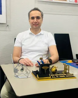 Doç. Dr. Kamil Yavuzer profilinde yer alan galeri fotoğrafı.