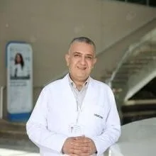 Doç. Dr. Mustafa Ülker. Portre fotoğrafı.