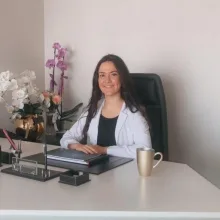 Dt. Yekbun Karademir — Diş Hekimi, Diyarbakır. Portre fotoğrafı.