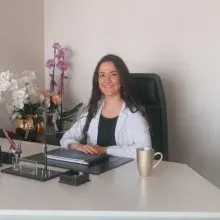 Dt. Yekbun Karademir — Diş Hekimi, Diyarbakır. Portre fotoğrafı.