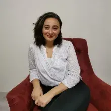 Dr. Psk. Dan. Neşe Kurt Demirbaş — Psikolojik Danışma ve Rehberlik, Ankara. Portre fotoğrafı.