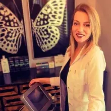 Dr. Nihan Özkan — Samsun. Portre fotoğrafı.