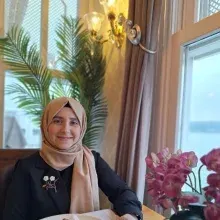 Psk. | Bilim Uzmanı Elif Ravza Karaboğa — Psikoloji, İstanbul. Portre fotoğrafı.
