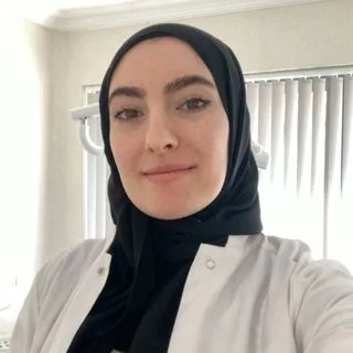Uzm. Dt. Zeynep Türkmen — Çankaya, Ankara. Portre fotoğrafı.