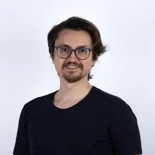 Dt. Bülent Keskin — Diş Hekimi, İstanbul. Portre fotoğrafı.