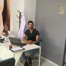 Dt. Ömer Faruk Doğan — Diş Hekimi, Uşak. Portre fotoğrafı.