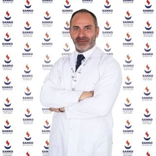 Op. Dr. Yakup Sarıgüney — Plastik Rekonstrüktif Ve Estetik Cerrahi, Şehitkamil, Gaziantep. Portre fotoğrafı.