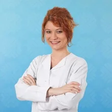Dr. Öğr. Üyesi Benin Dikmen — İstanbul. Portre fotoğrafı.
