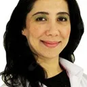 Op. Dr. Elif Eren Aydın — Plastik Rekonstrüktif Ve Estetik Cerrahi, İstanbul. Portre fotoğrafı.
