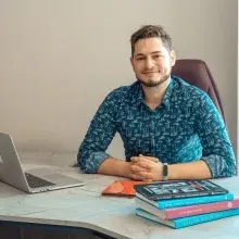 Op. Dr. Onur Oğan — Plastik Rekonstrüktif Ve Estetik Cerrahi, Antalya. Portre fotoğrafı.