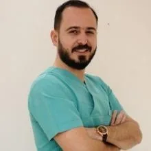 Dr. Dt. Çağrı Can — Nilüfer, Bursa. Portre fotoğrafı.