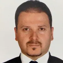 Doç. Dr. Şenol Tonyalı — Üroloji, İstanbul. Portre fotoğrafı.